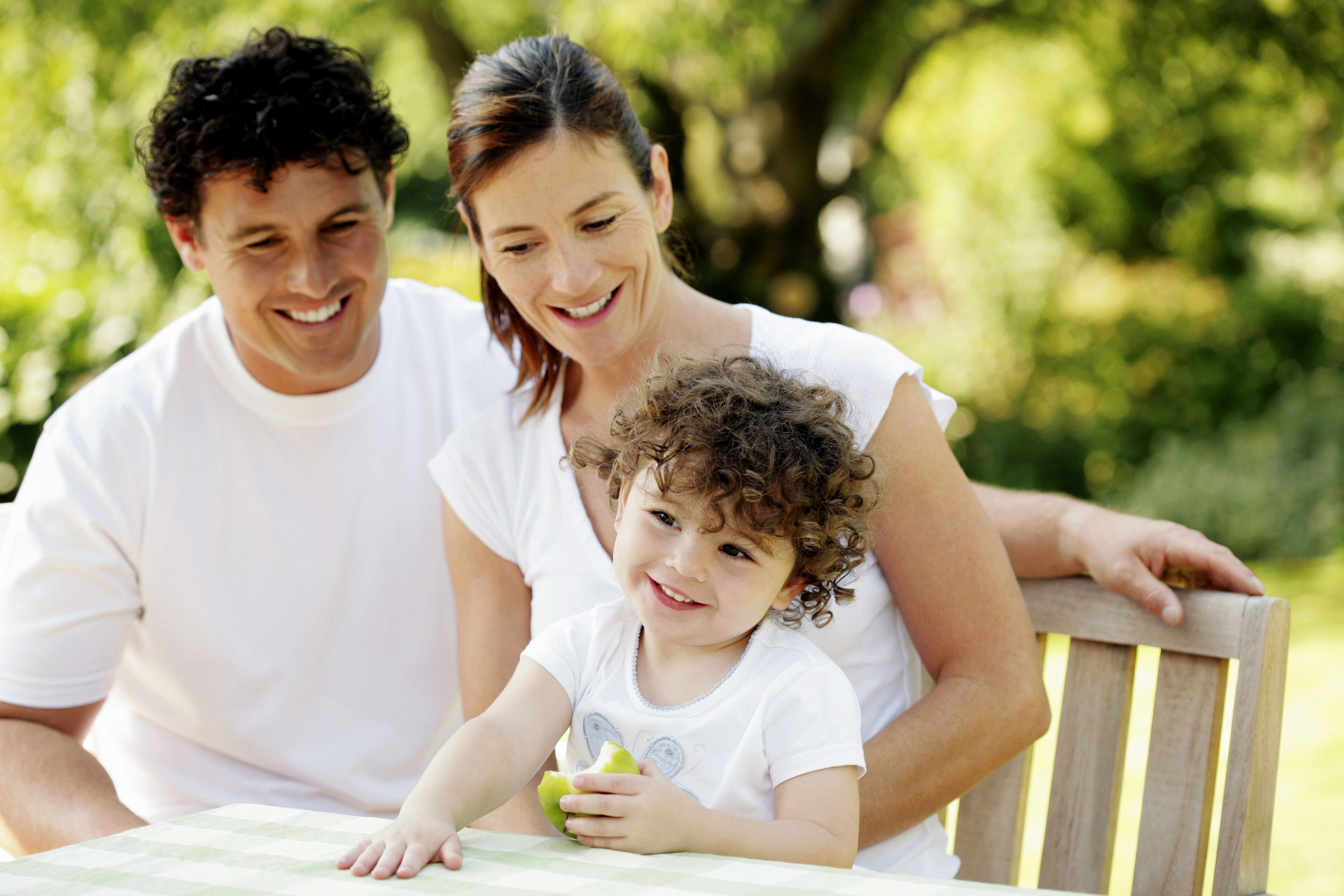 Бесплатный семейный сайт. Kinder Happy Family. Holidays without parents. The conscious daughters.