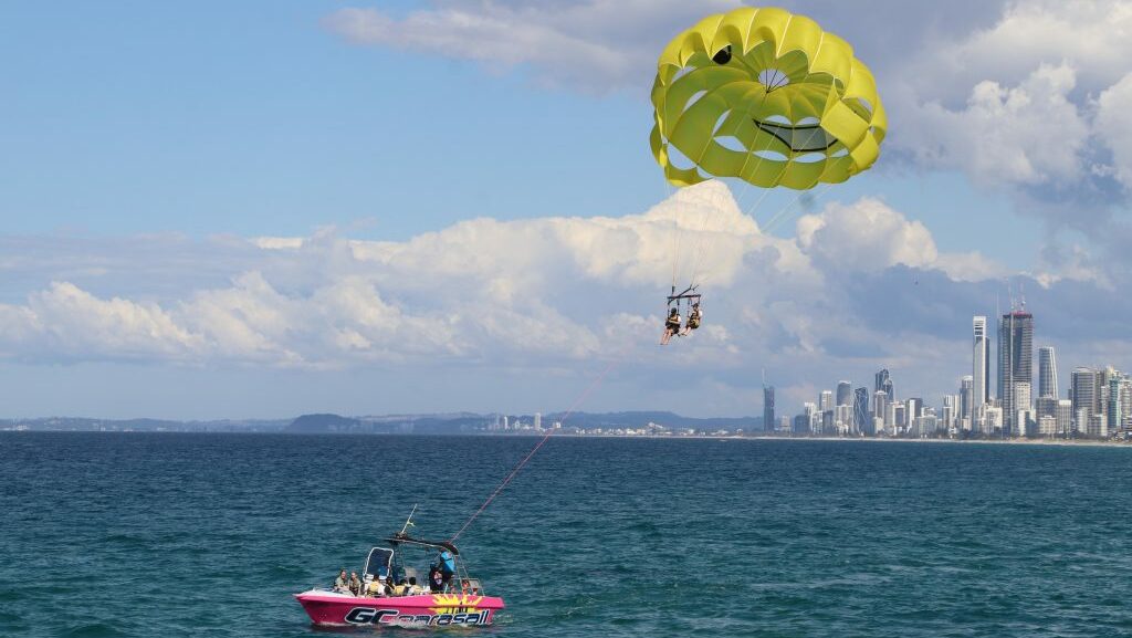 GOLD COAST PARASAIL