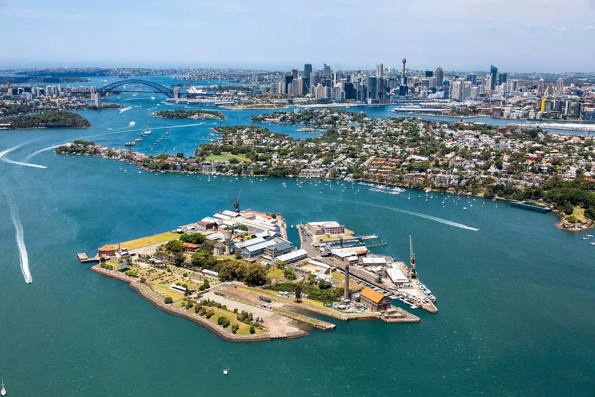 aerial-view-of-cockatoo