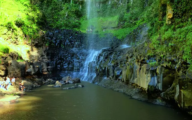 purling-brook-falls-beautiful-days