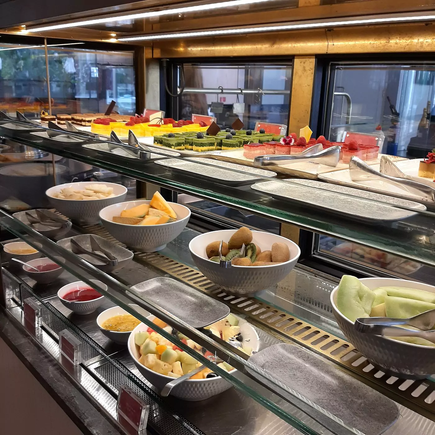 harvest-buffet-fruits