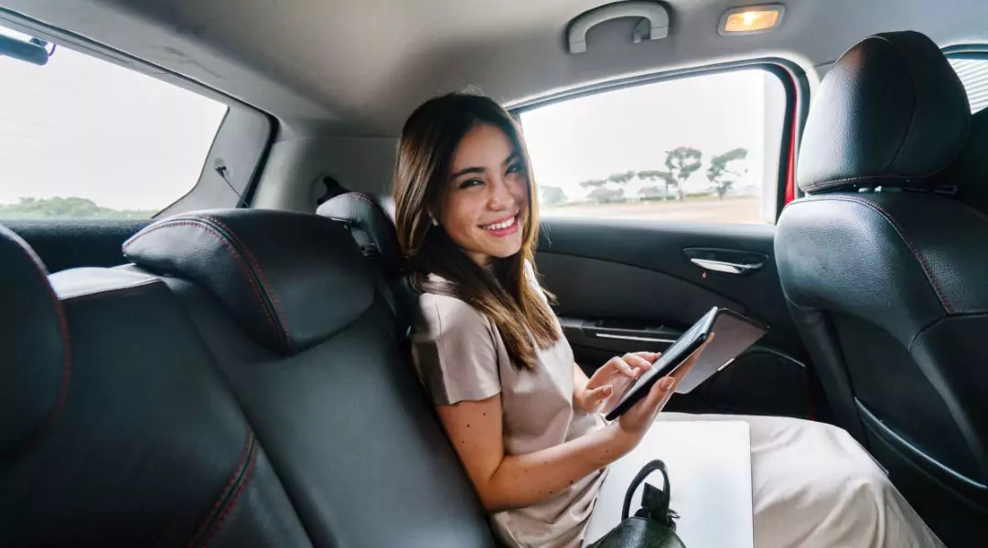 Alpha Car Hire vs. Public Transport in Melbourne - Blog